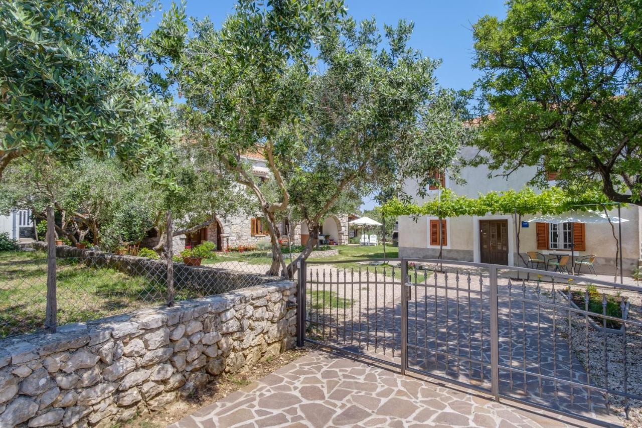 Apartments With A Parking Space Punta Kriza, Cres - 867 Exterior photo